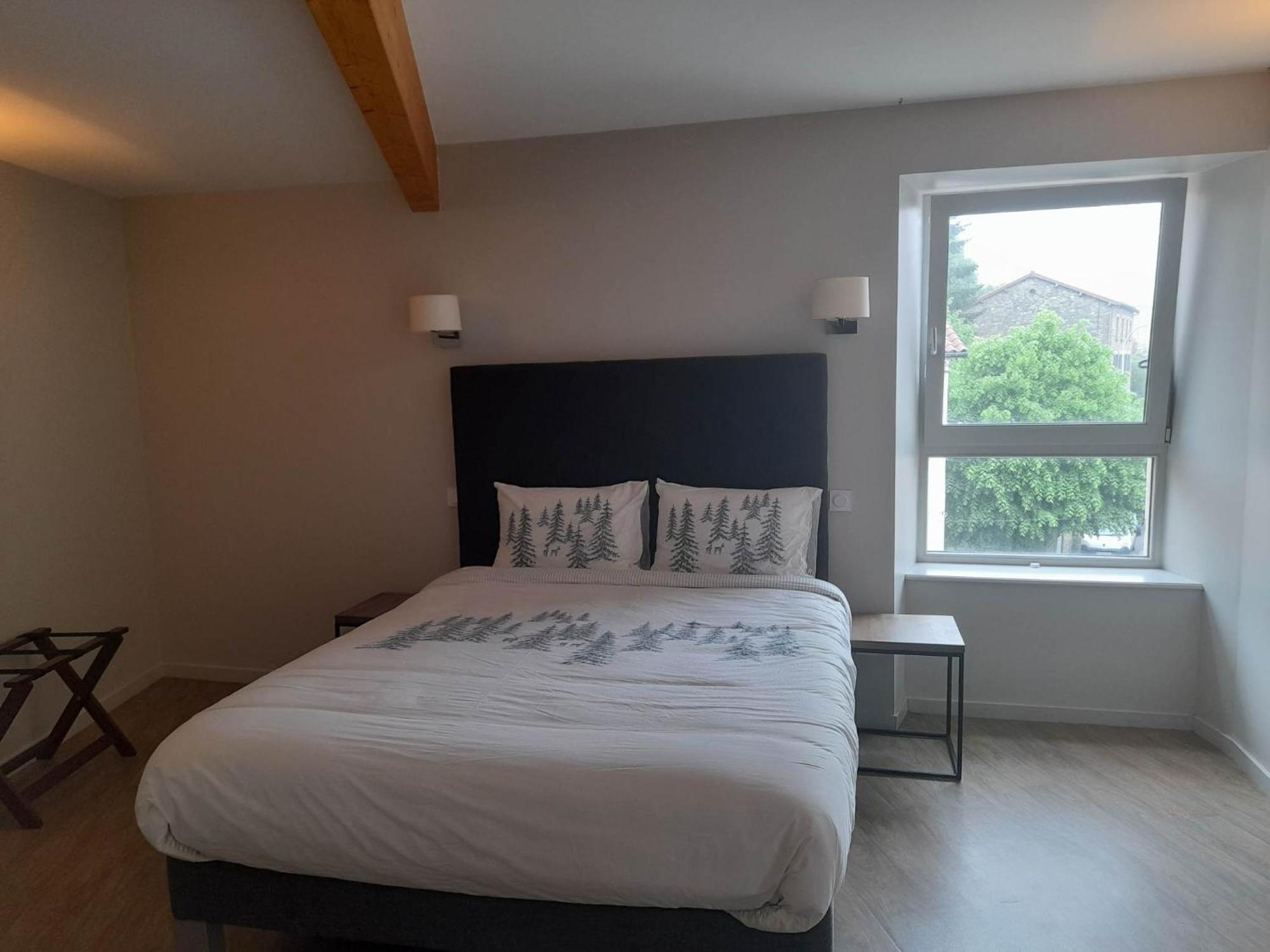 Auberge Du Vernet - Le Pin Solitaire Hotel L'Estrade Bagian luar foto